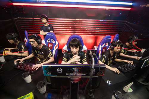 个方面都展 个方面都展