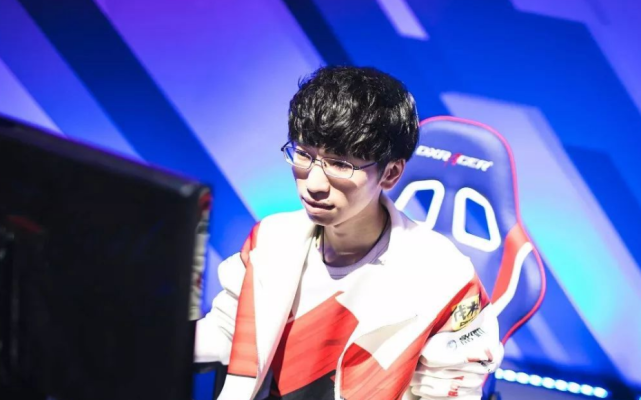 他的发球和 他的发球和