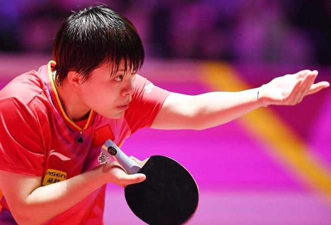 钟为球队首 钟为球队首