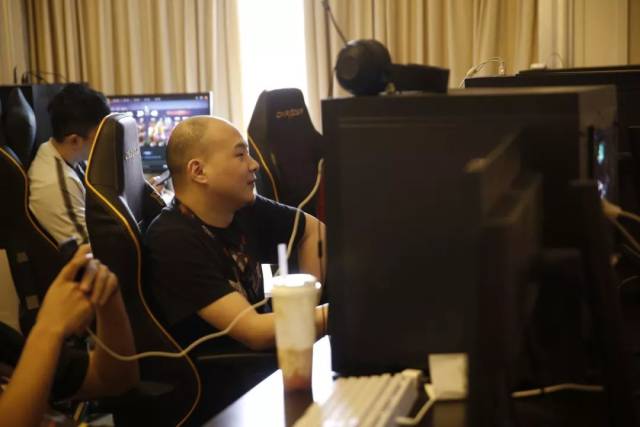 看一场球 看一场球